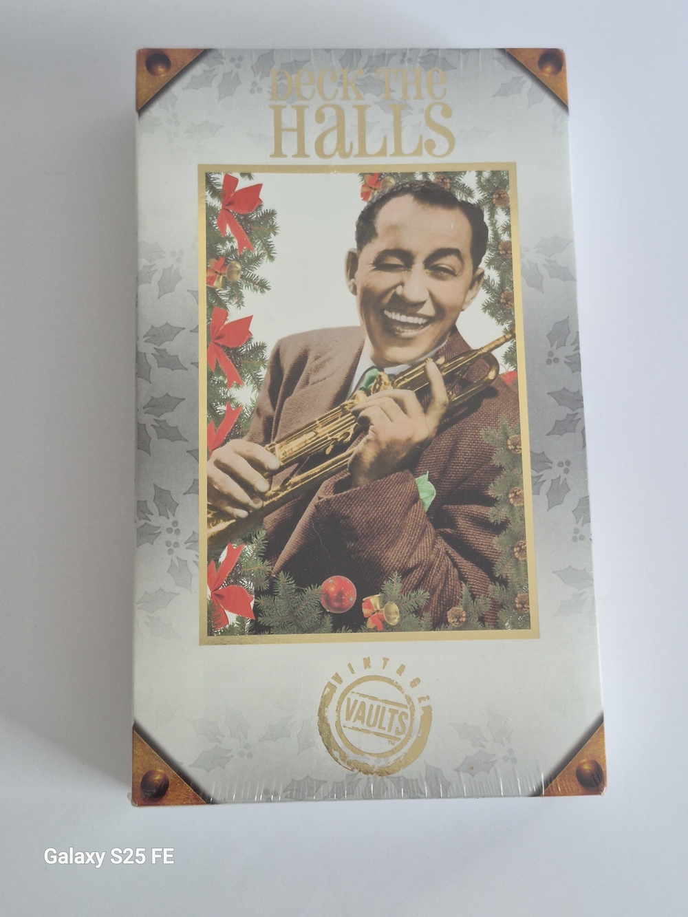 Classic 'Deck the Halls' Vintage Holiday 4 CD Set. Holiday Season Music Lovers.
